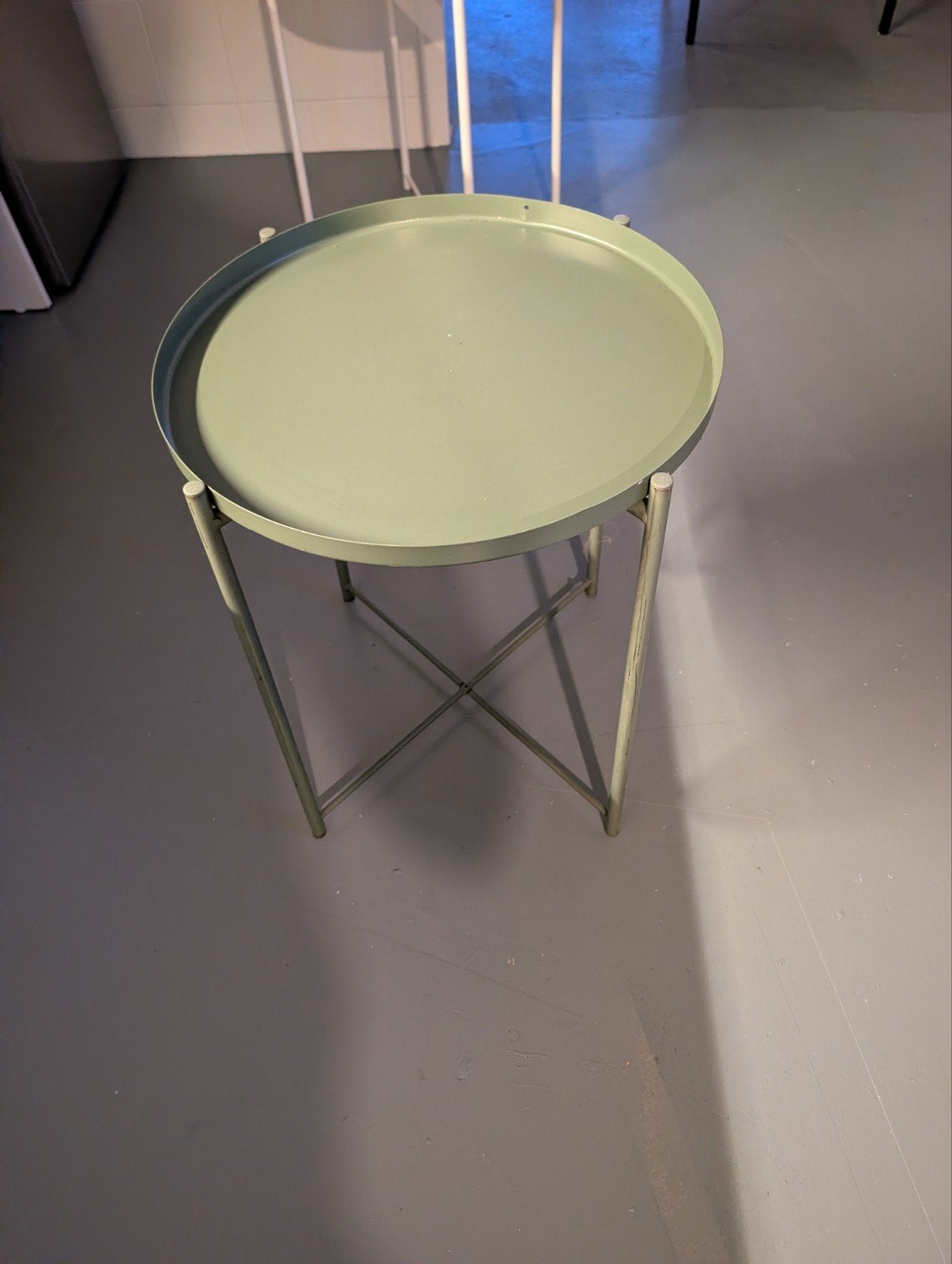Ikea Gladon bijzettafels, Minder dan 55 cm, Metaal of Aluminium, Rond, Zo goed als nieuw