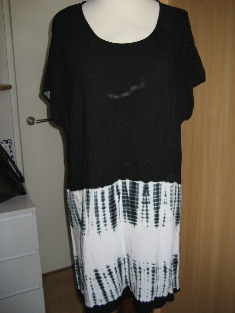 Que tuniek 46 viscose, Zwart, Maat 46/48 (XL) of groter, Ophalen of Verzenden, Zo goed als nieuw