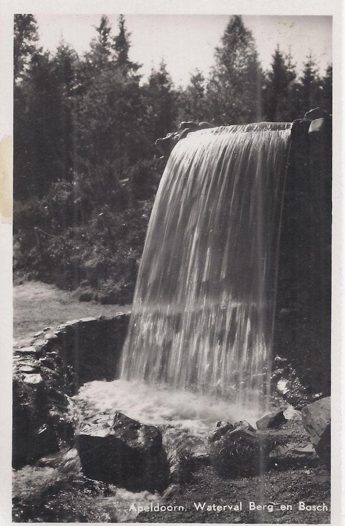 Q147 oude ansichtkaart apeldoorn waterval berg en bosch, Verzenden, 1960 tot 1980, Gelopen, Gelderland
