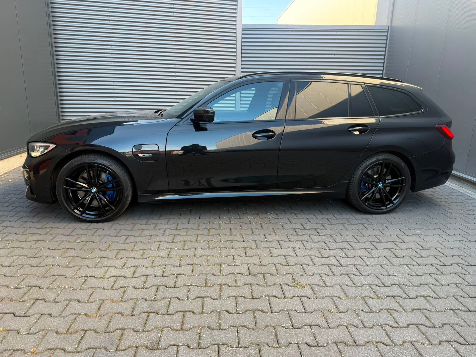 Foto 4 van BMW 3-serie Touring 330e xDrive High Executive LASER PANO 36