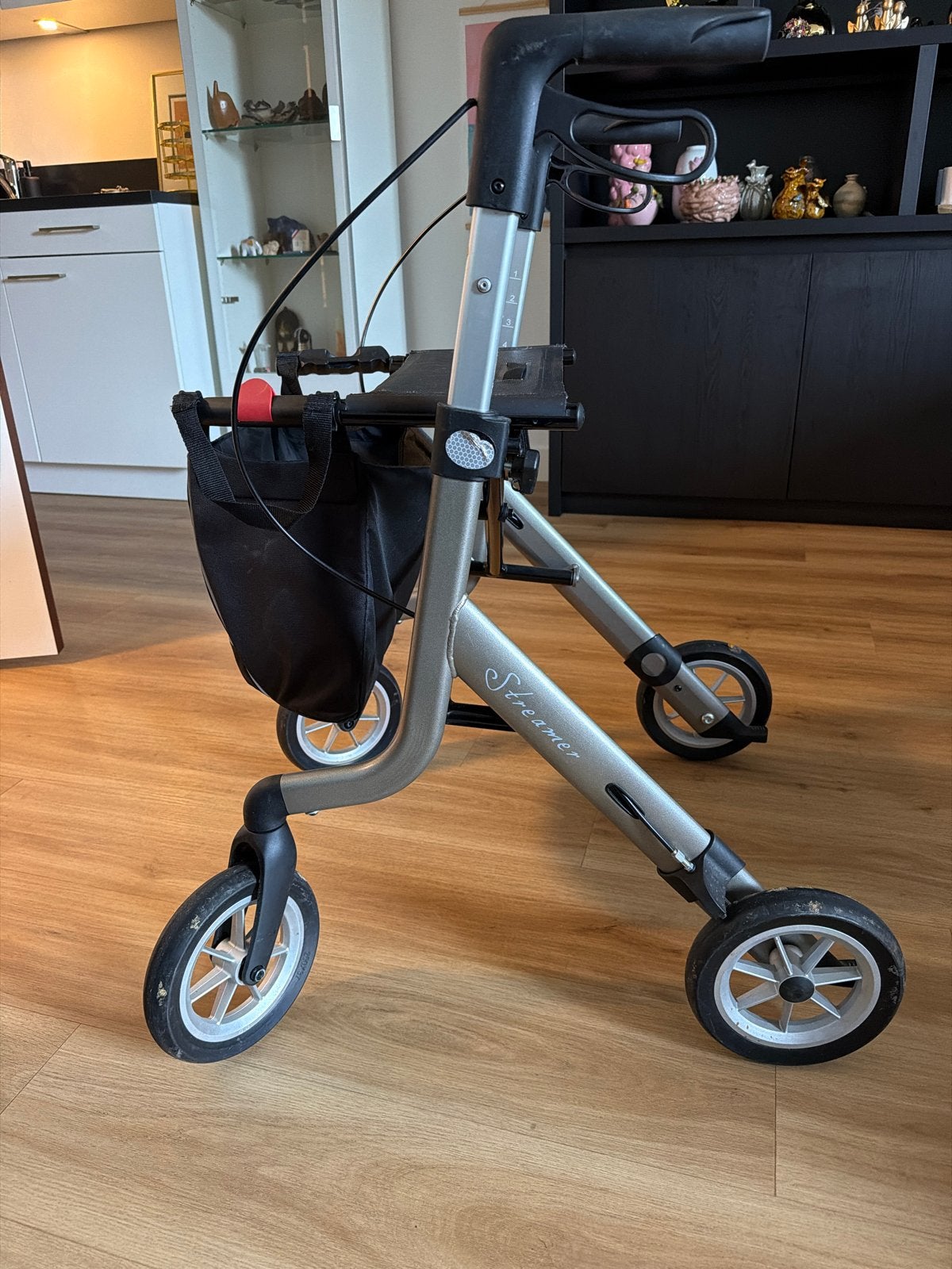 Rollator als nieuw!, Ophalen