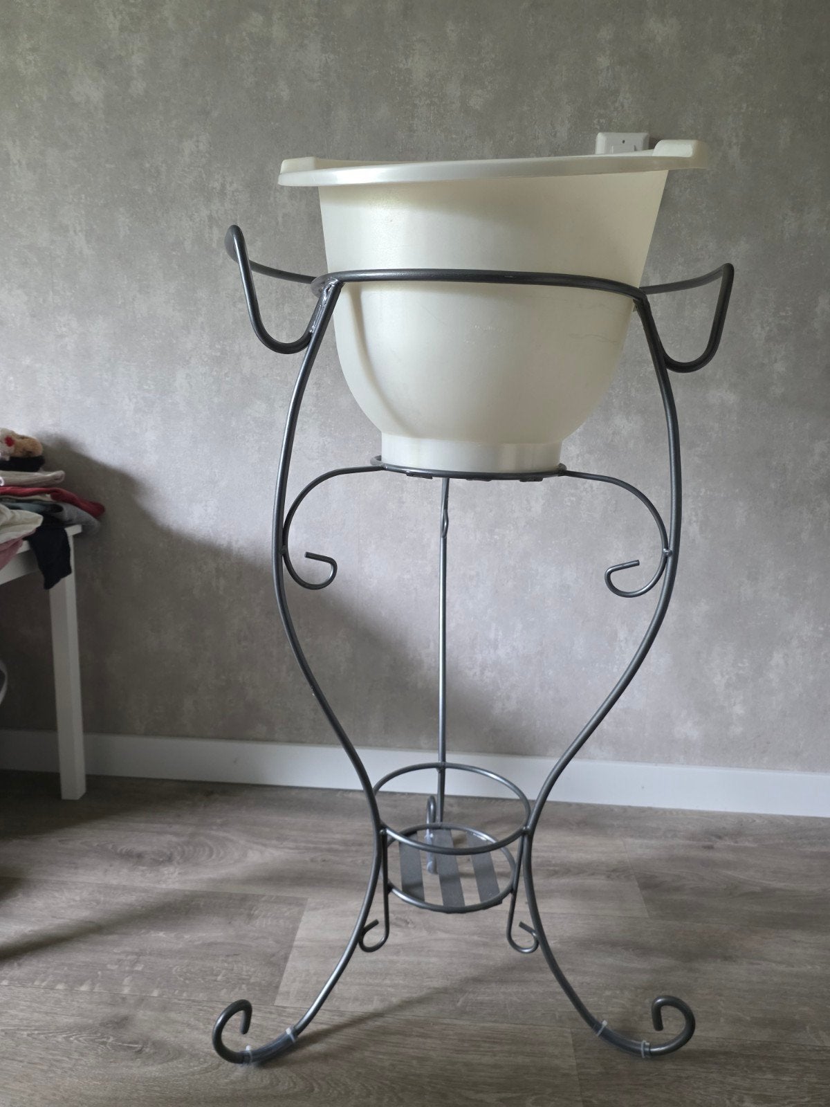 Tummy tub op standaard, Kinderen en Baby's, Badjes en Verzorging, Ophalen, Tummy Tub, Zo goed als nieuw, Bébé-jou