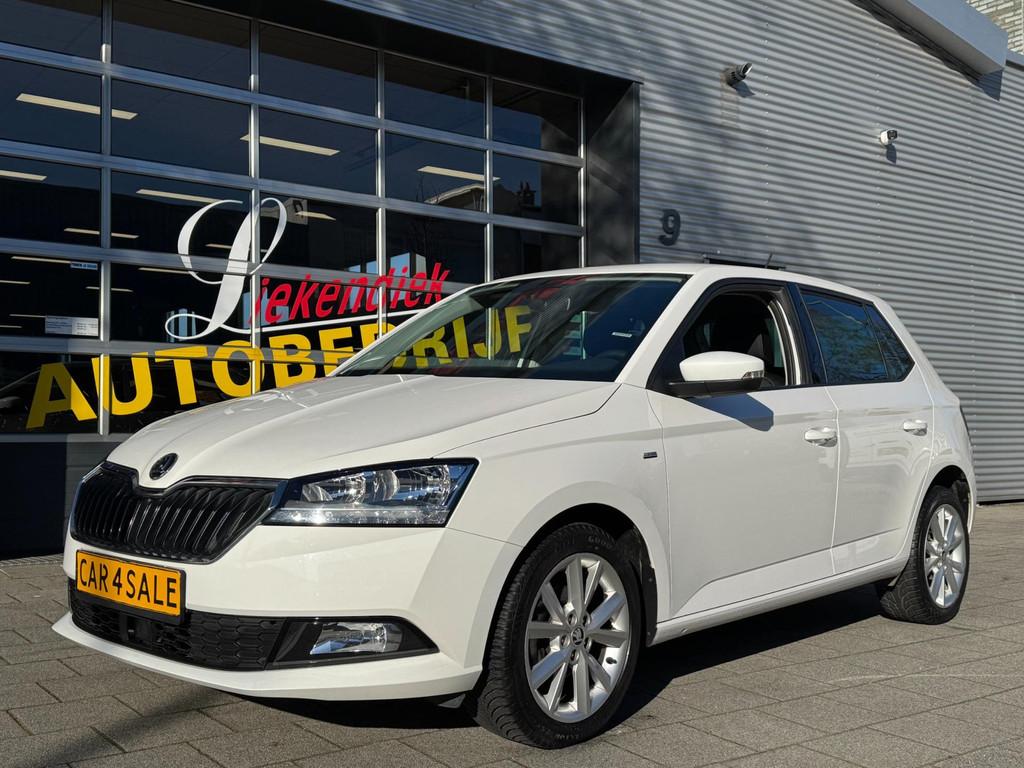 Skoda Fabia 1.0i Clever - Appel CarPlay / Navigatie I Airco, Auto's, Skoda, Stof, Gebruikt, 540 kg, Wit