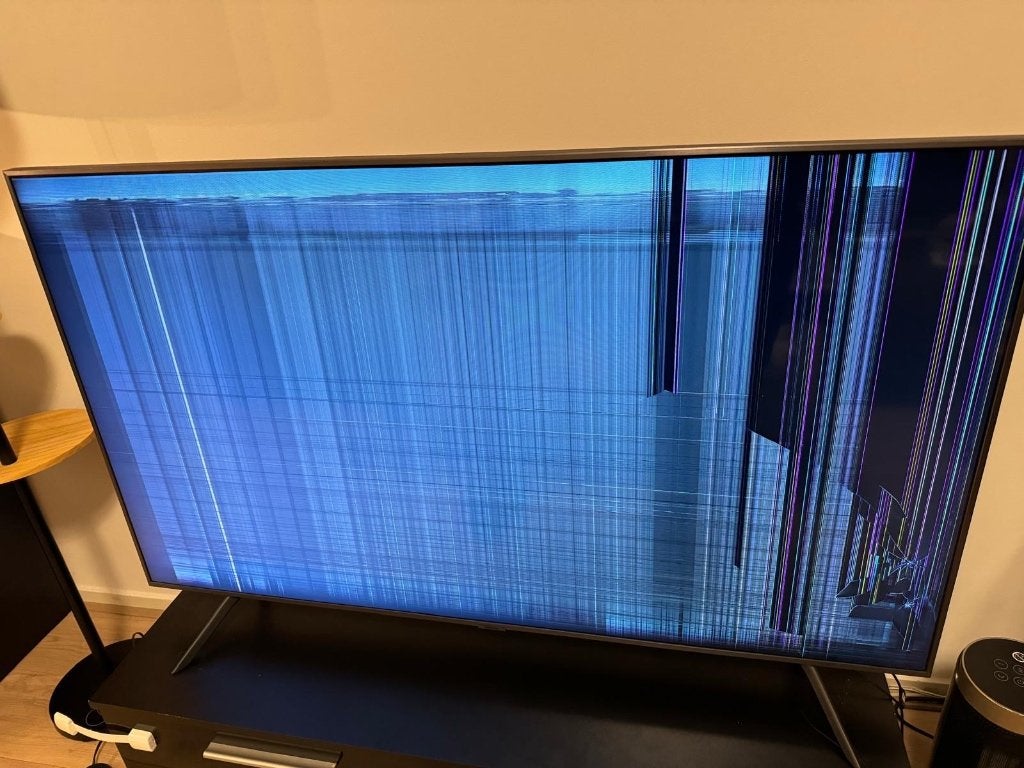 55" Samsung UHD Smart TV (2021) - BROKEN SCREEN / FOR PARTS, Ophalen, LED, 50 Hz, Samsung