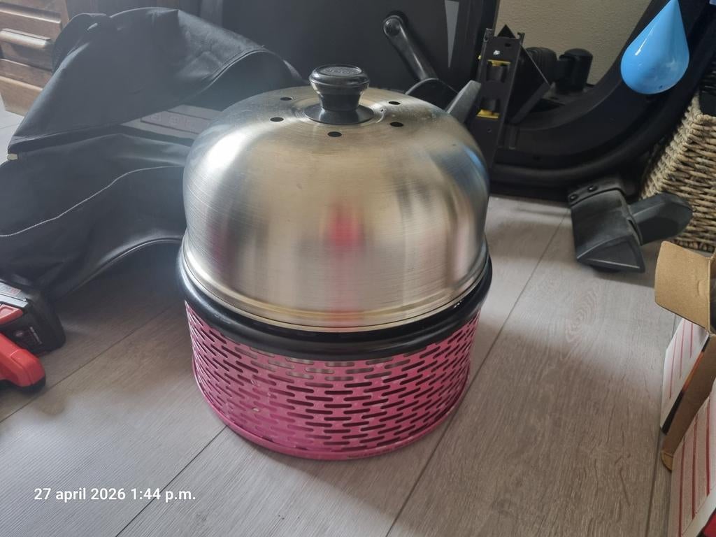 Cobb Premier BBQ met 10 Cobble Stones (gebruikt), Tuin en Terras, Houtskoolbarbecues, Ophalen of Verzenden, Gebruikt, Cobb, Met accessoires