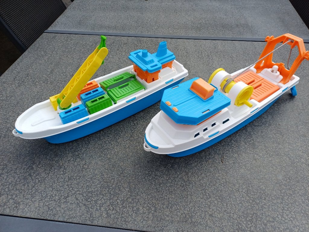 2 bootjes voor in bad / zwembad, Ophalen, Zo goed als nieuw