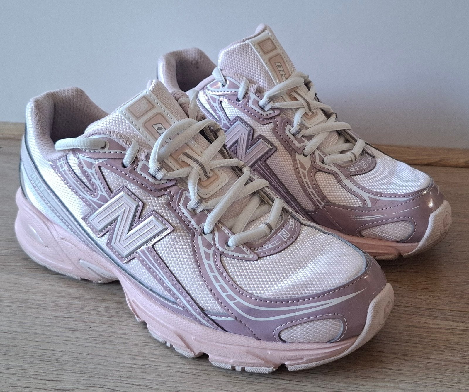 New Balance sneakers maat 40 - Zo goed als nieuw, Kleding | Dames, Schoenen, New Balance, Ophalen of Verzenden, Roze, Sneakers of Gympen