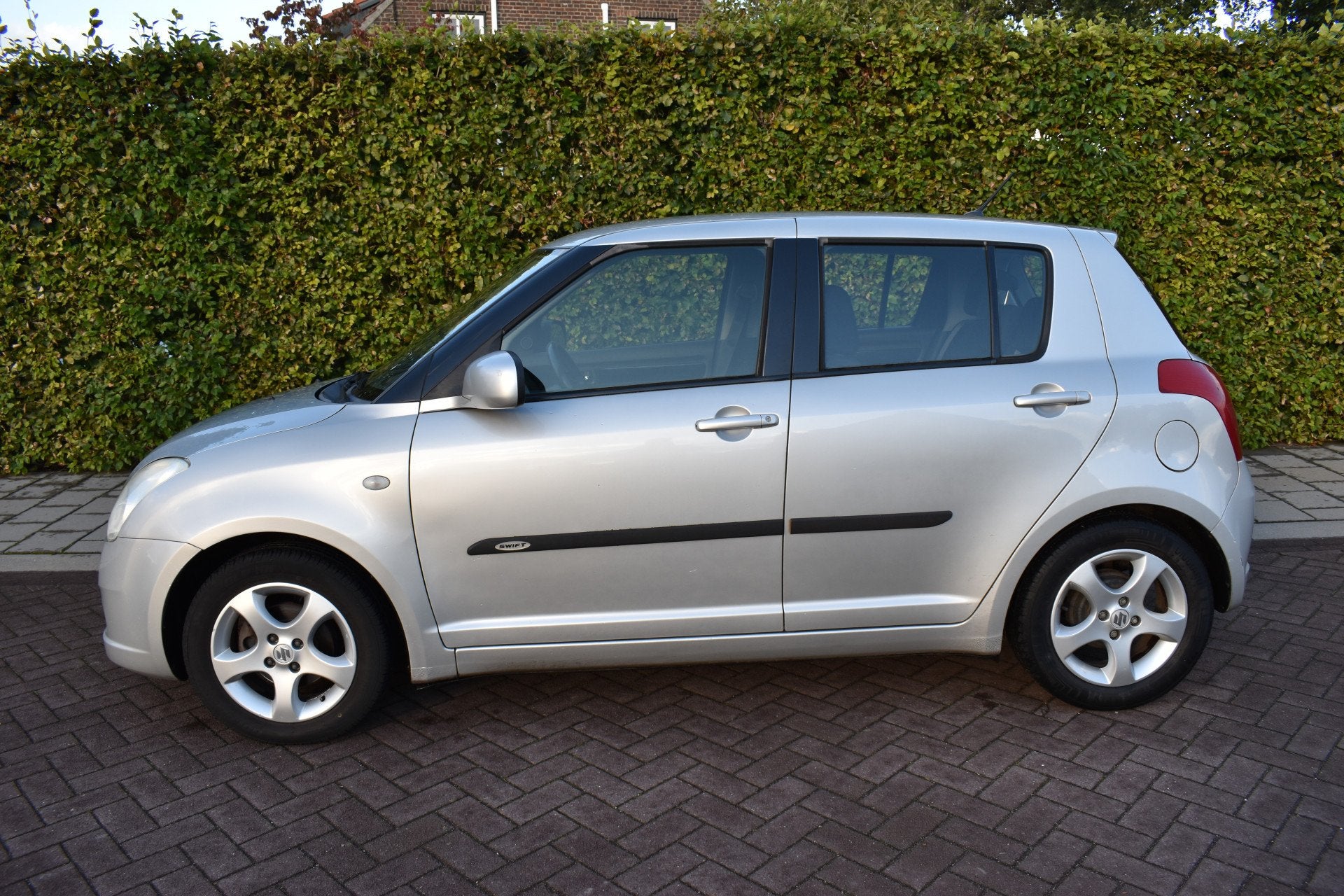 Suzuki Swift 1.3 Shogun 5DRS 1EIG LUXE uitv. Mooie Staat!, Voorwielaandrijving, Dealer onderhouden, Stof, 965 kg