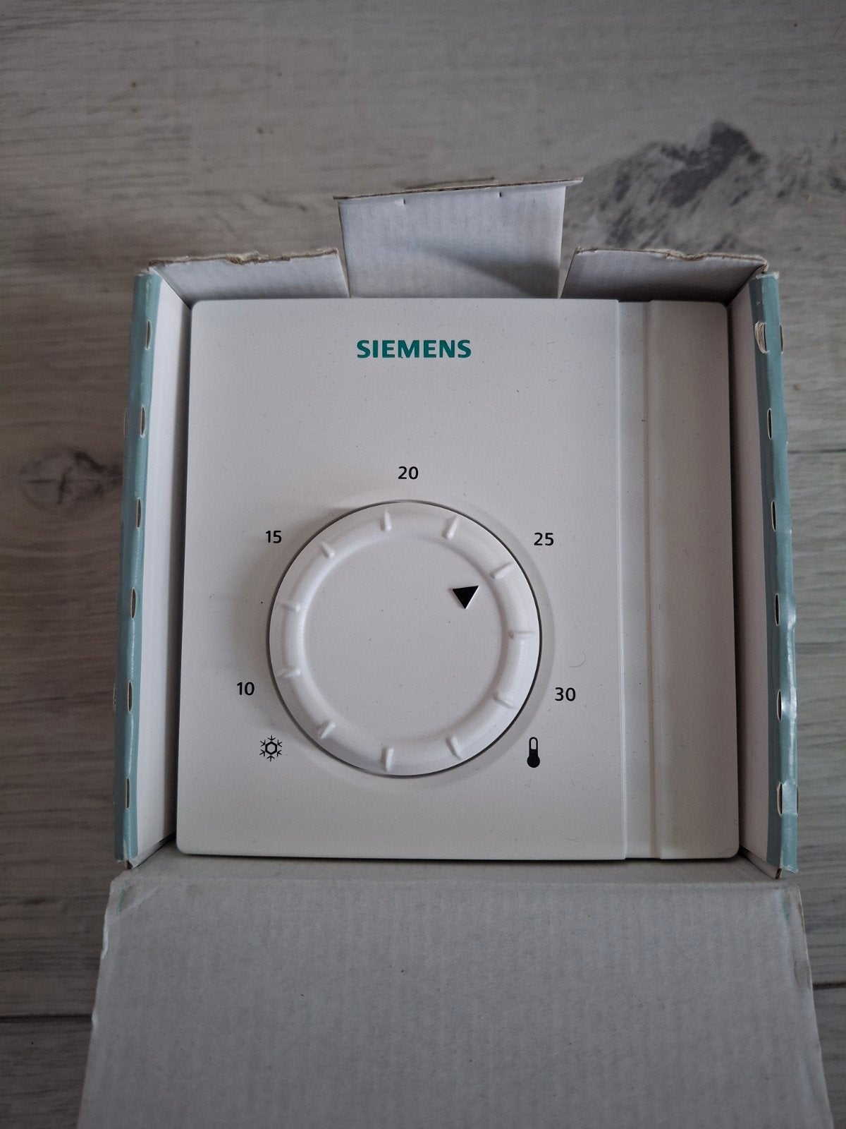 Siemens RAA21 Kamerthermostaat - Nieuw in doos, Ophalen, Nieuw