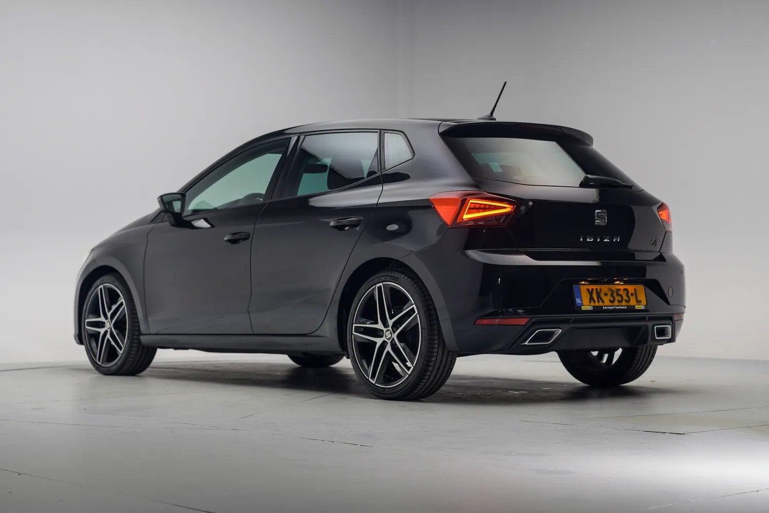 SEAT Ibiza 1.0 TSI FR Business Intense [ Clima /ecc Navi App, Auto's, 95 pk, Origineel Nederlands, Bedrijf, Handgeschakeld
