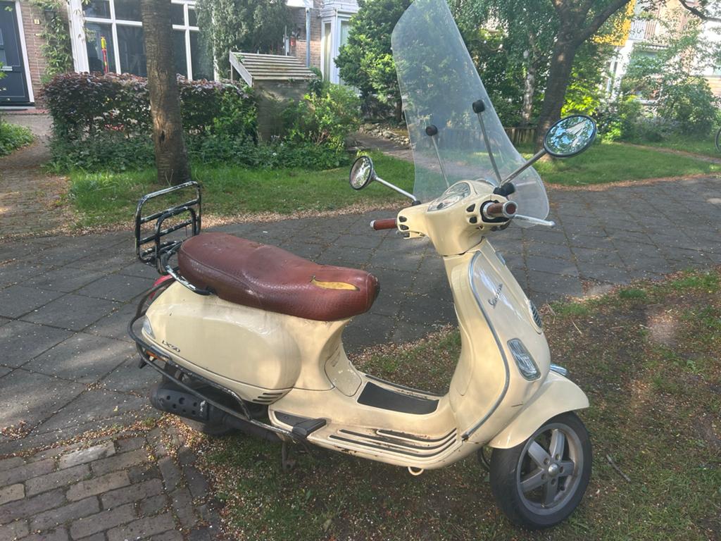 Vespa LXV - Klassieke Scooter met Windscherm, Ophalen, Gebruikt, Benzine, Vespa