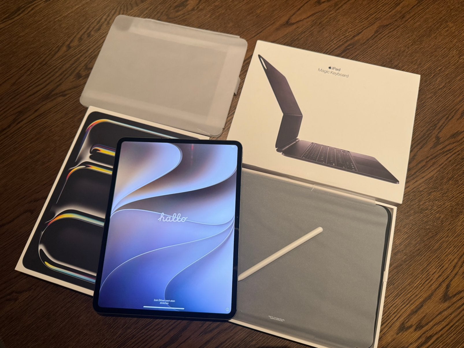 iPad Pro M4 - 256GB - WiFi 5G - 13inch + Keyboard - NIEUW!, Computers en Software, Ophalen of Verzenden, Zo goed als nieuw, Zwart