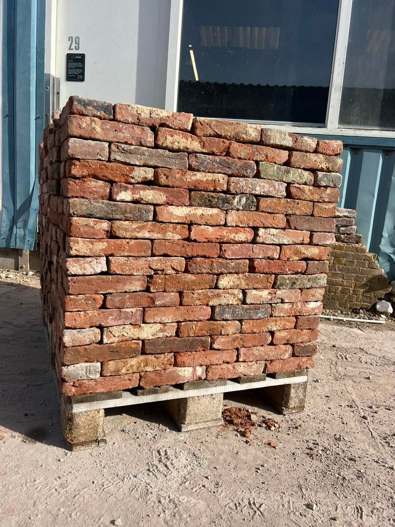 Antieke rood bruine Friese handvorm steen ca 21x4.5 100M2!, Ophalen of Verzenden, Zo goed als nieuw, Bakstenen