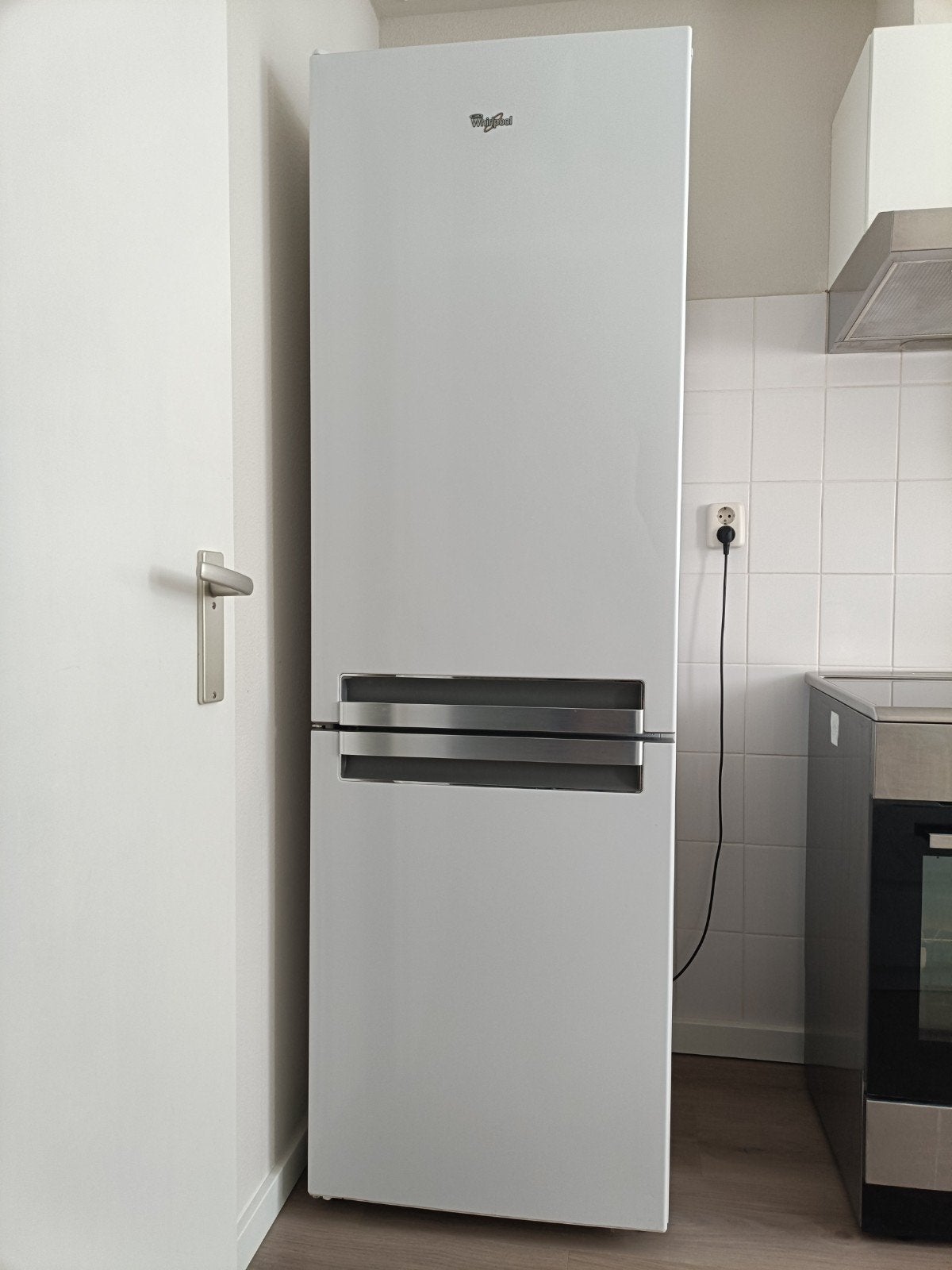 Whirlpool Koel-vriescombinatie - Wit, Zo goed als nieuw, Witgoed en Apparatuur, Koelkasten en IJskasten, 150 tot 200 liter, Met aparte vriezer