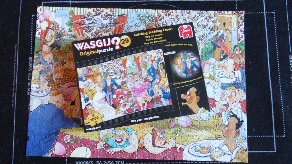 Wasgij Original nr 29 : Vang het boeket / Catching wedding f, Ophalen of Verzenden, 500 t/m 1500 stukjes, Gebruikt, Legpuzzel