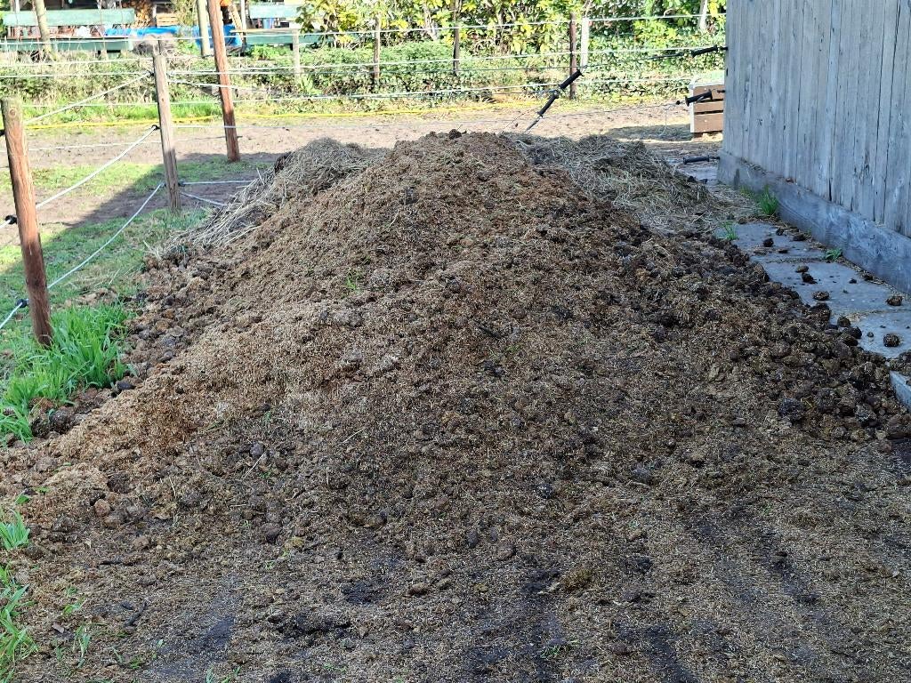 Paardenmest, Ophalen, Mest