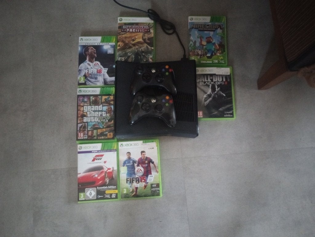 xbox 360, Ophalen, Met 2 controllers, 250 GB, Gebruikt