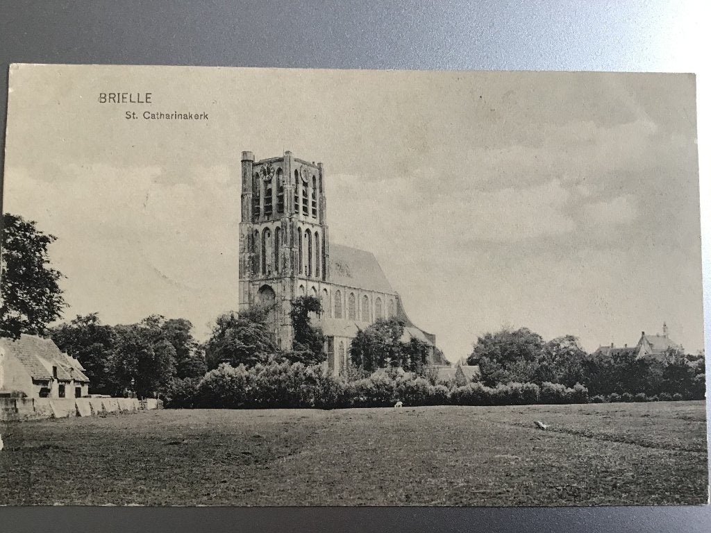 Oude ansichtkaart Brielle St.Catharinakerk1914 Militair post, Ophalen of Verzenden, Voor 1920, Gelopen, Zuid-Holland