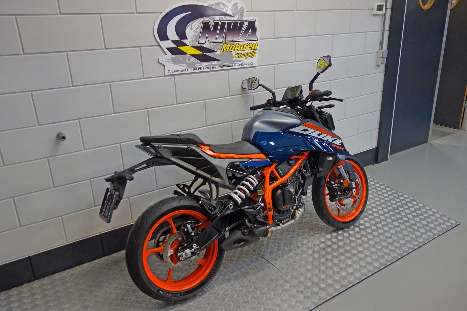 KTM 390 Duke, KTM, Bedrijf, Onbekend, 373 cc