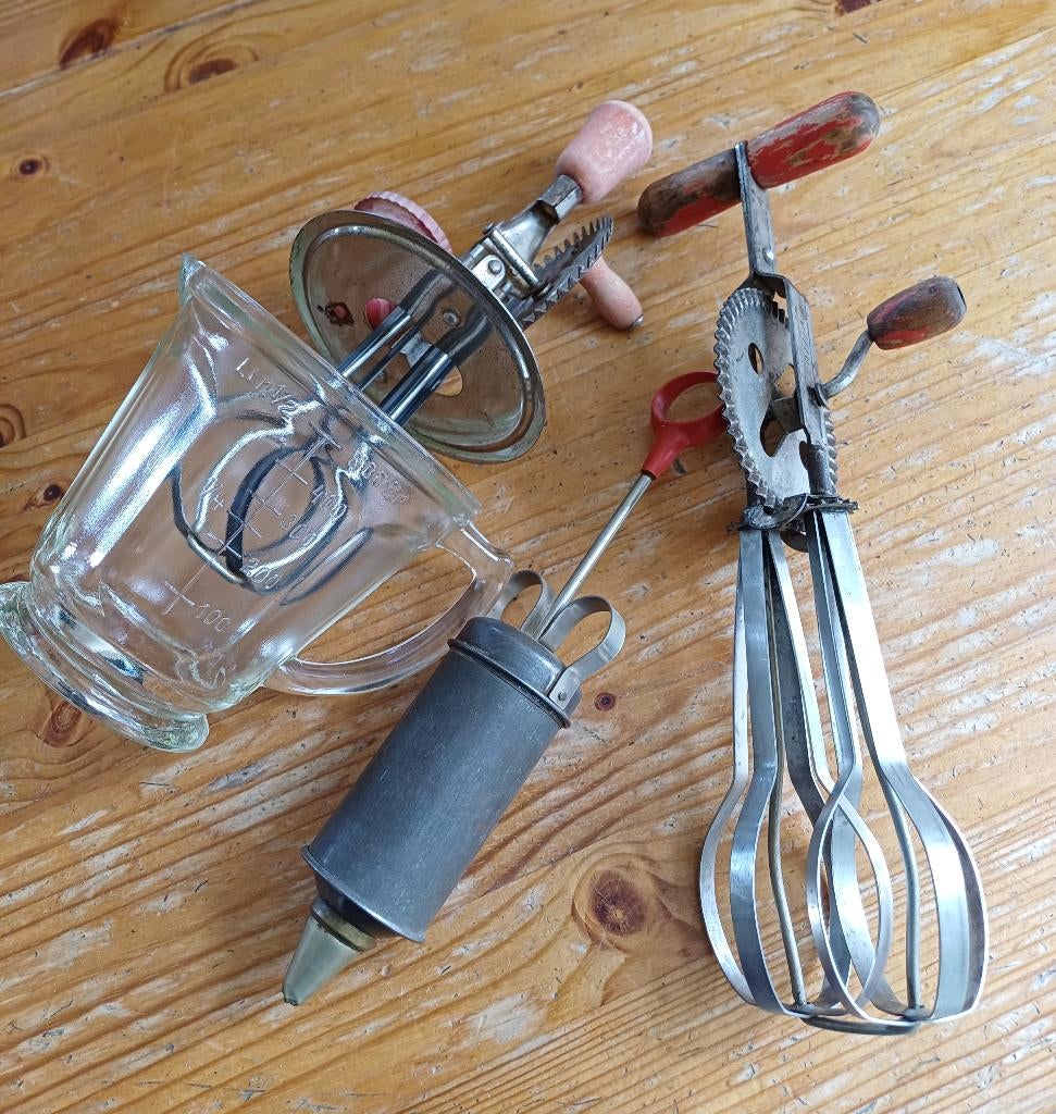 Vintage slagroomkloppers 2x  + slagroomspuit, Ophalen of Verzenden