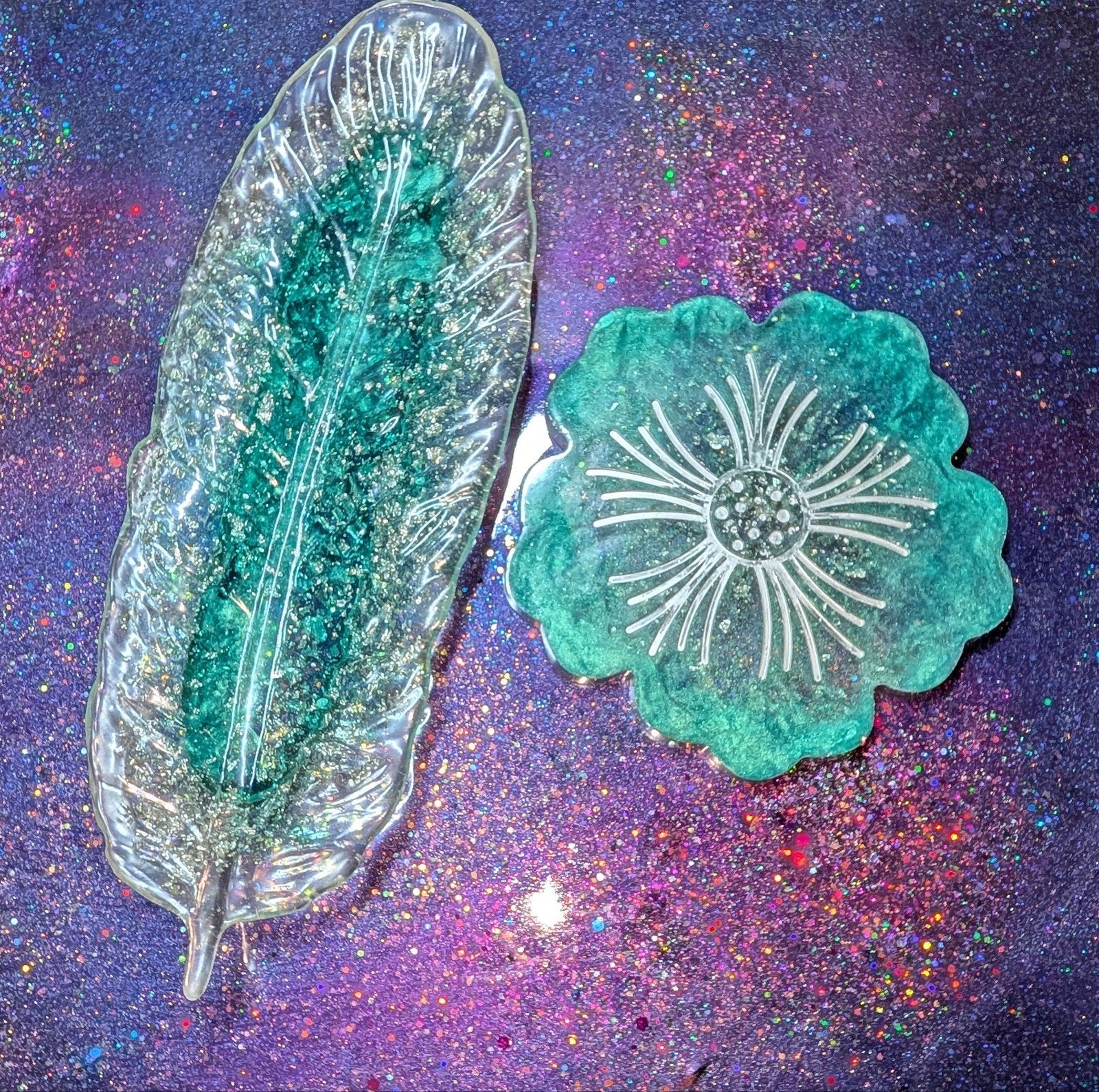 Handgemaakte epoxy onderzetters - Veer en Bloem, Hobby en Vrije tijd, Abstract, Handgemaakt, Overige typen, Nieuw