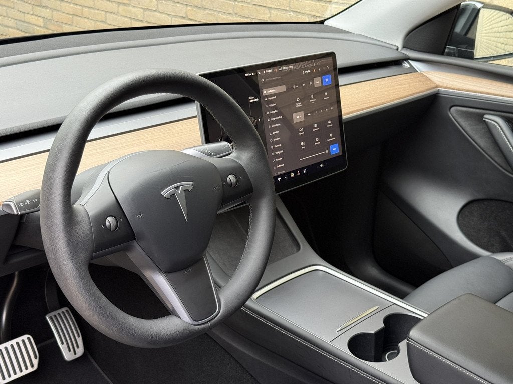 Tesla Model Y Long Range AWD 75 kWh | 20 inch velgen | Leder, Auto's, Tesla, Automaat, Stof, Gebruikt, 514 pk