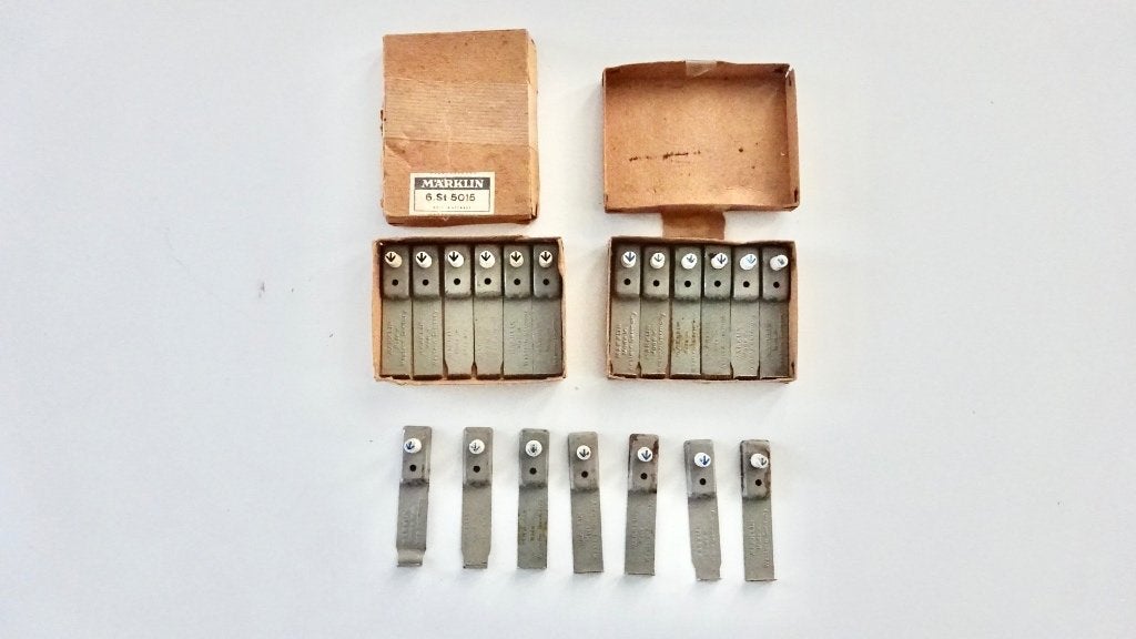 Märklin 5015 isolator markering 19 stuks incl. 2x OVP bruin, Wisselstroom, Gebruikt, Rails, Ophalen of Verzenden