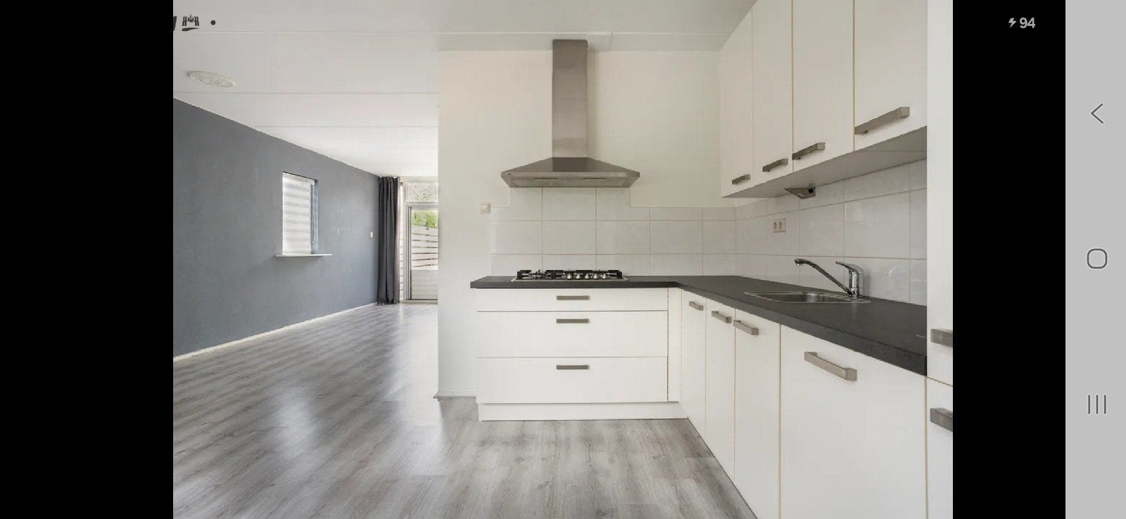 GRATIS: Moderne witte keuken met donker werkblad., Ophalen, Gebruikt, Wit