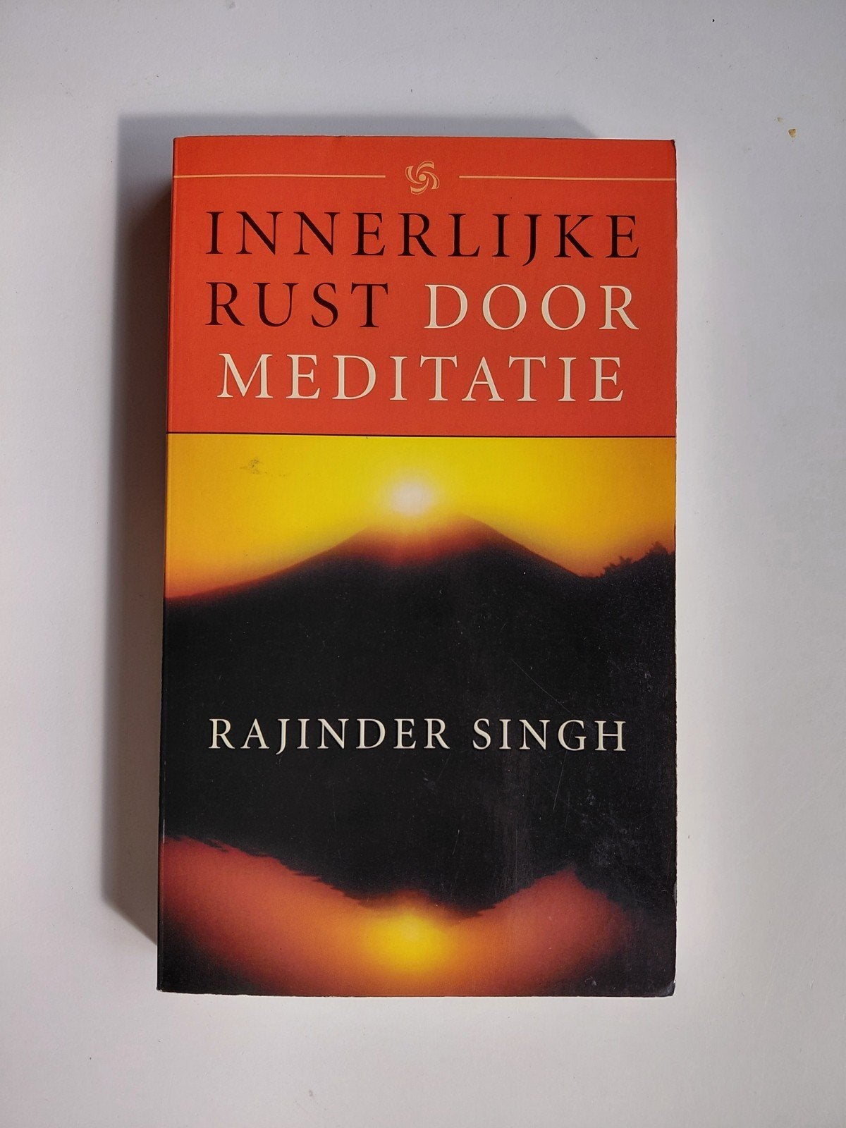R. Singh - Innerlijke rust door meditatie, Meditatie of Yoga, Overige typen, Ophalen of Verzenden, Zo goed als nieuw