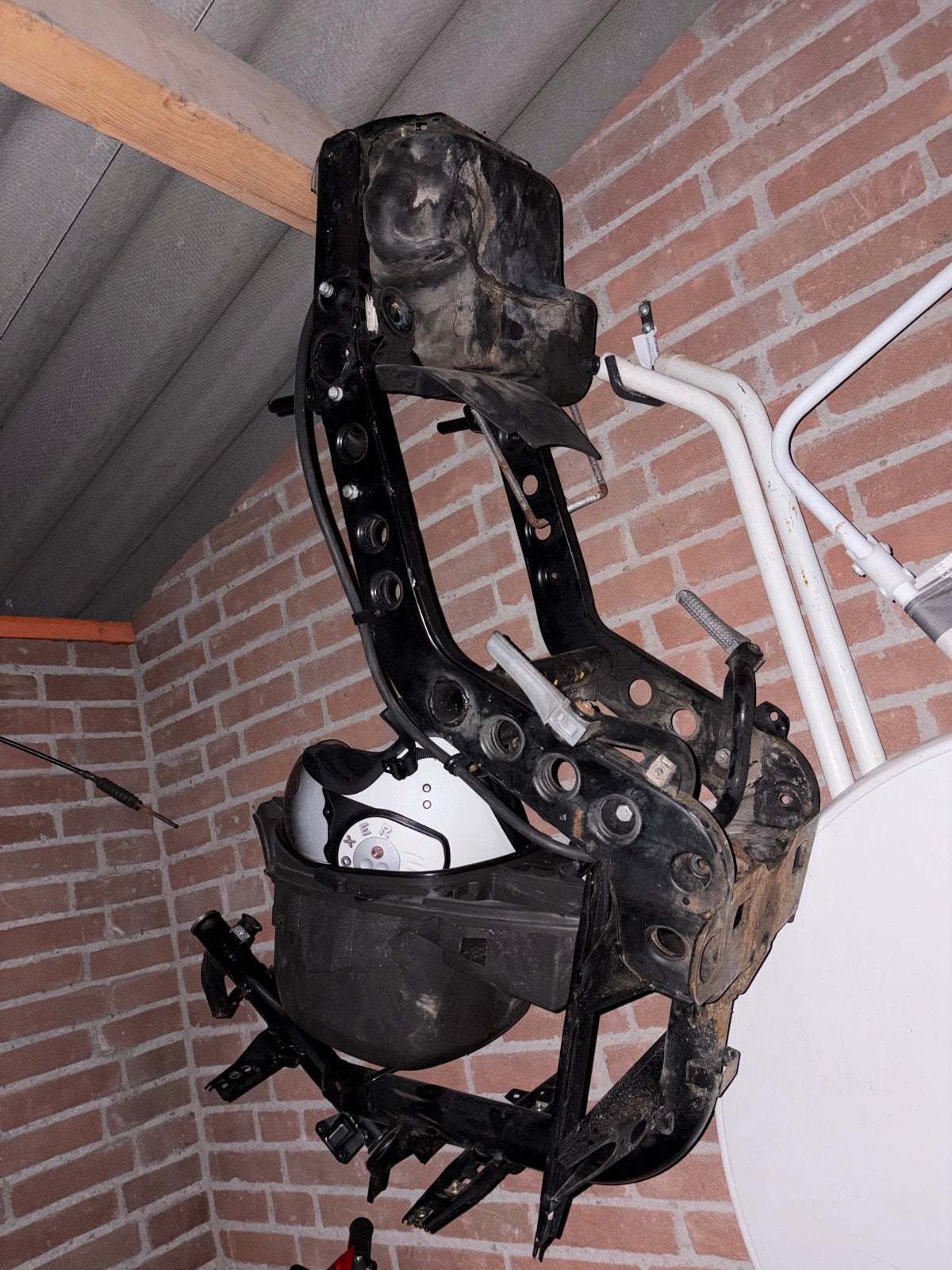 Piaggio Typhoon Frame Nederlands A1 Luxe Plaat, Ophalen, Gebruikt, Frame, Piaggio