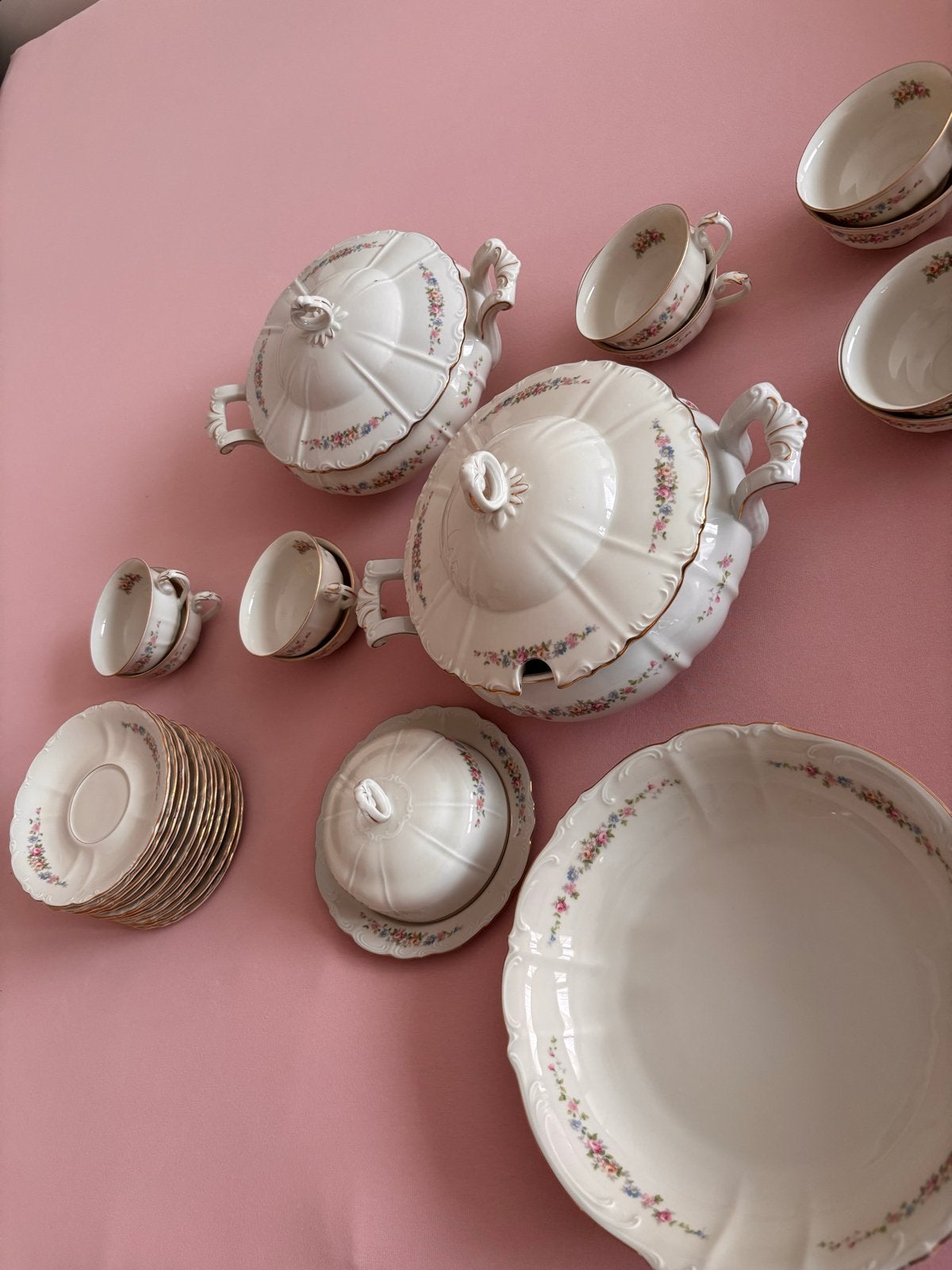 Altrohlau porseleinen servies met bloemmotief, Ophalen