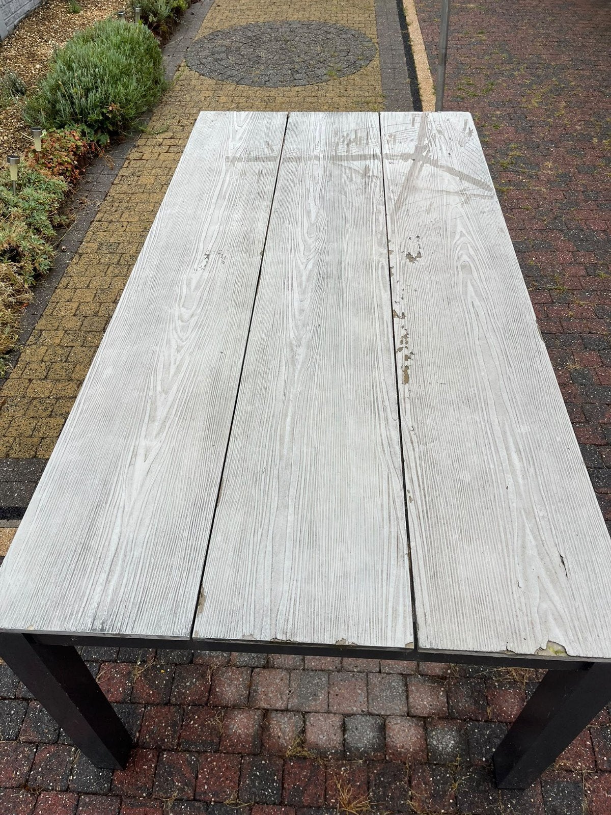 Robuuste buiten tafel - Ideaal voor tuin of terras, Tuin en Terras, Ophalen, Gebruikt, Rechthoekig, Overige materialen