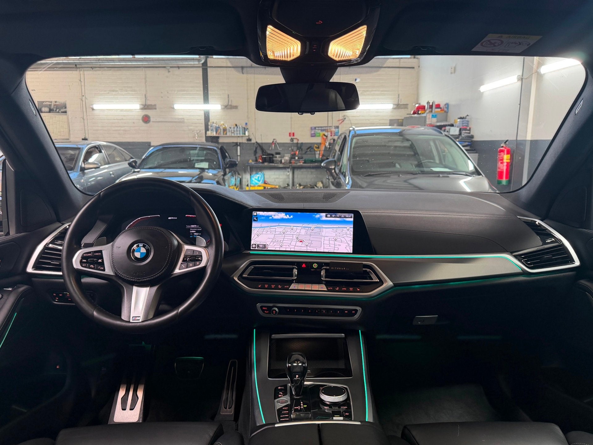 BMW X5 XDrive45e High Executive M SPORT|MEMORY|SKYLOUNGE|ACC, Auto's, Dealer onderhouden, Stof, Gebruikt, Automatische klimaatregeling