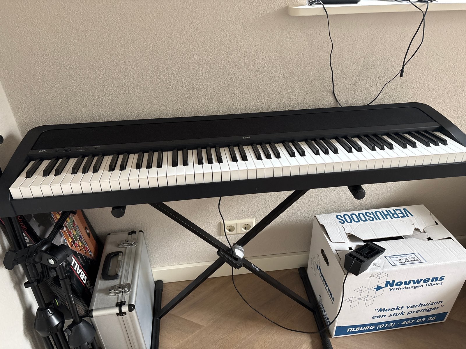 Korg keyboard met pedaal, standaard en koptelefoon, Muziek en Instrumenten, Keyboards, Ophalen, 88 toetsen, Korg, Zo goed als nieuw