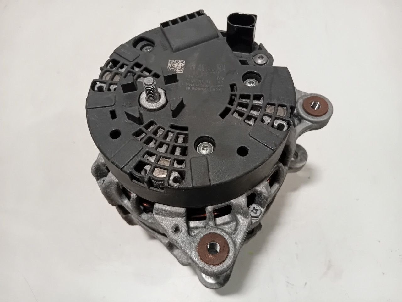 Dynamo Volkswagen Caddy, Van der Ven Autorecycling B.V., Gebruikt, Ettenseweg 76, 4706 PB Roosendaal, The Netherlands, Herkomst onderdeel bekend