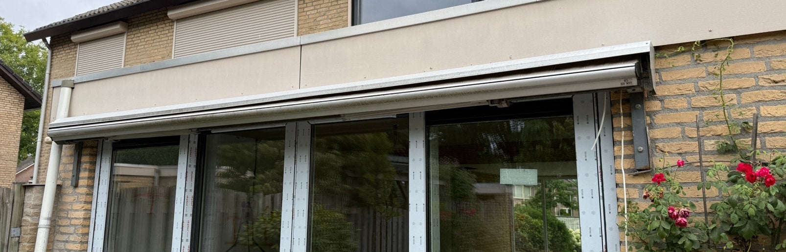 Elektrische zonwering met bruine/crème doek - 4.30m breed, Ophalen, Gebruikt, Overige typen, Elektrisch