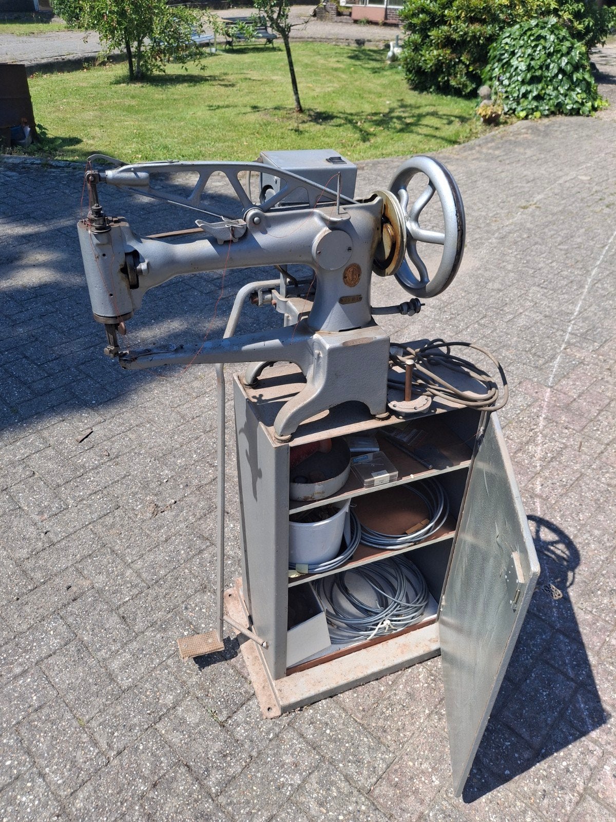 Singer Industriële Naaimachine 220V - Robuust en Krachtig, Ophalen