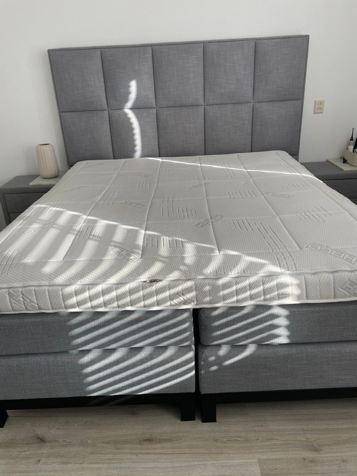 Boxspring 180x200 cm, met nachtkastjes en voetbank, Huis en Inrichting, Ophalen, Zo goed als nieuw, Tweepersoons, 180 cm