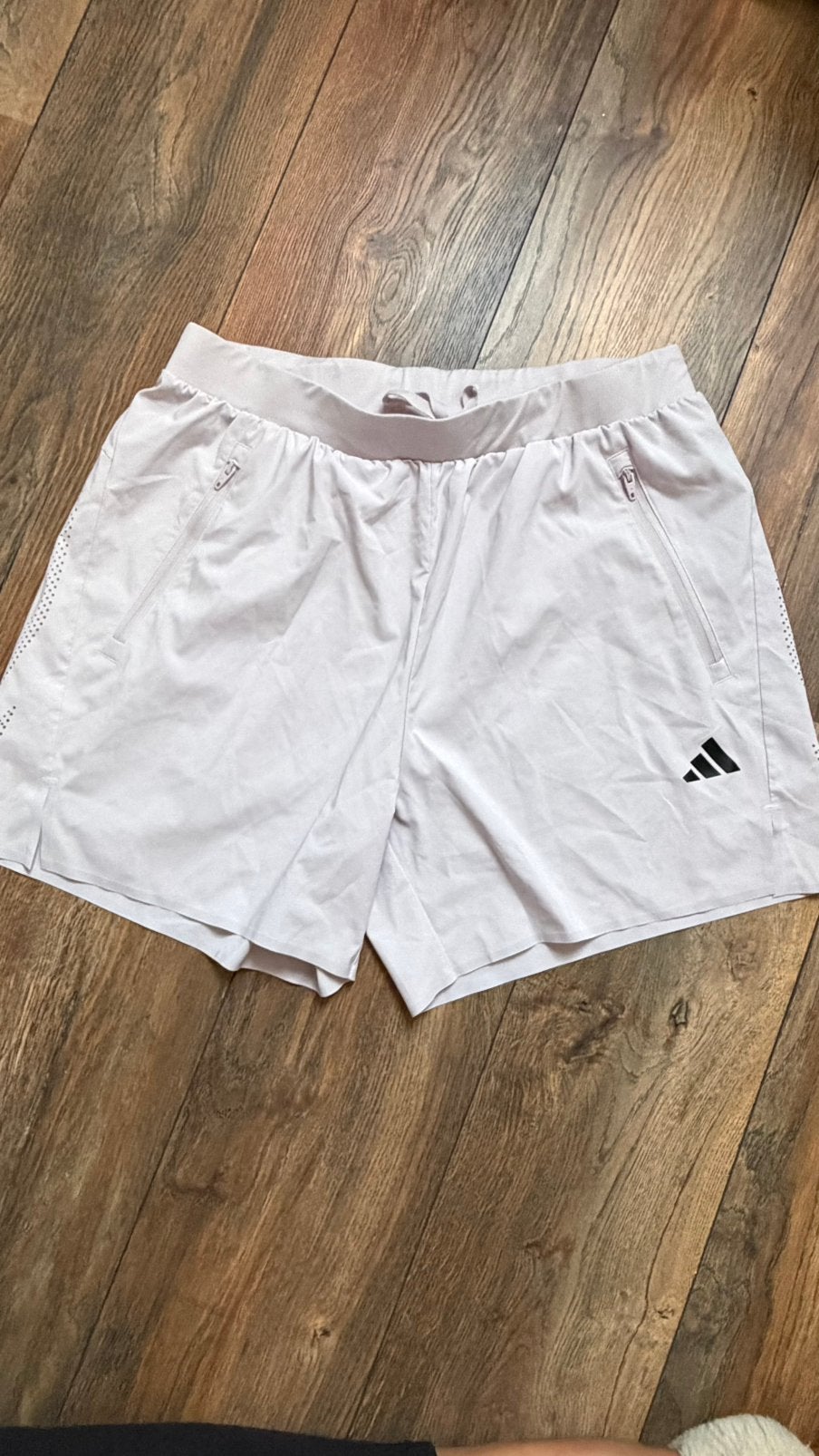 Adidas airchill short icepure maugla broek in maat L., Ophalen of Verzenden, Nieuw, Maat 52/54 (L), Roze