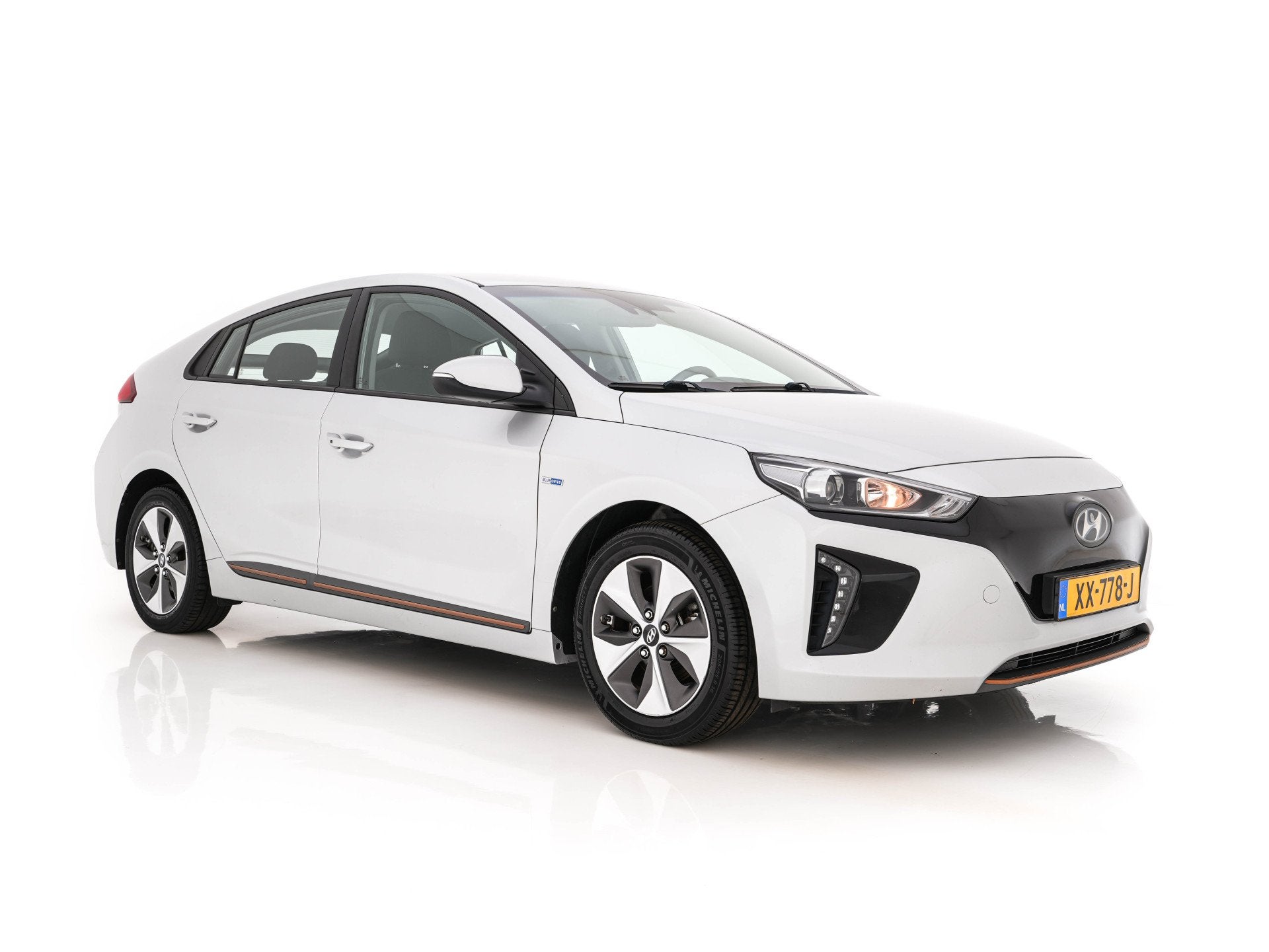 Hyundai IONIQ Comfort EV {SoH-94%} (INCL-BTW) Aut. *ADAPTIVE, Automatische klimaatregeling, Stof, Zwart, Origineel Nederlands