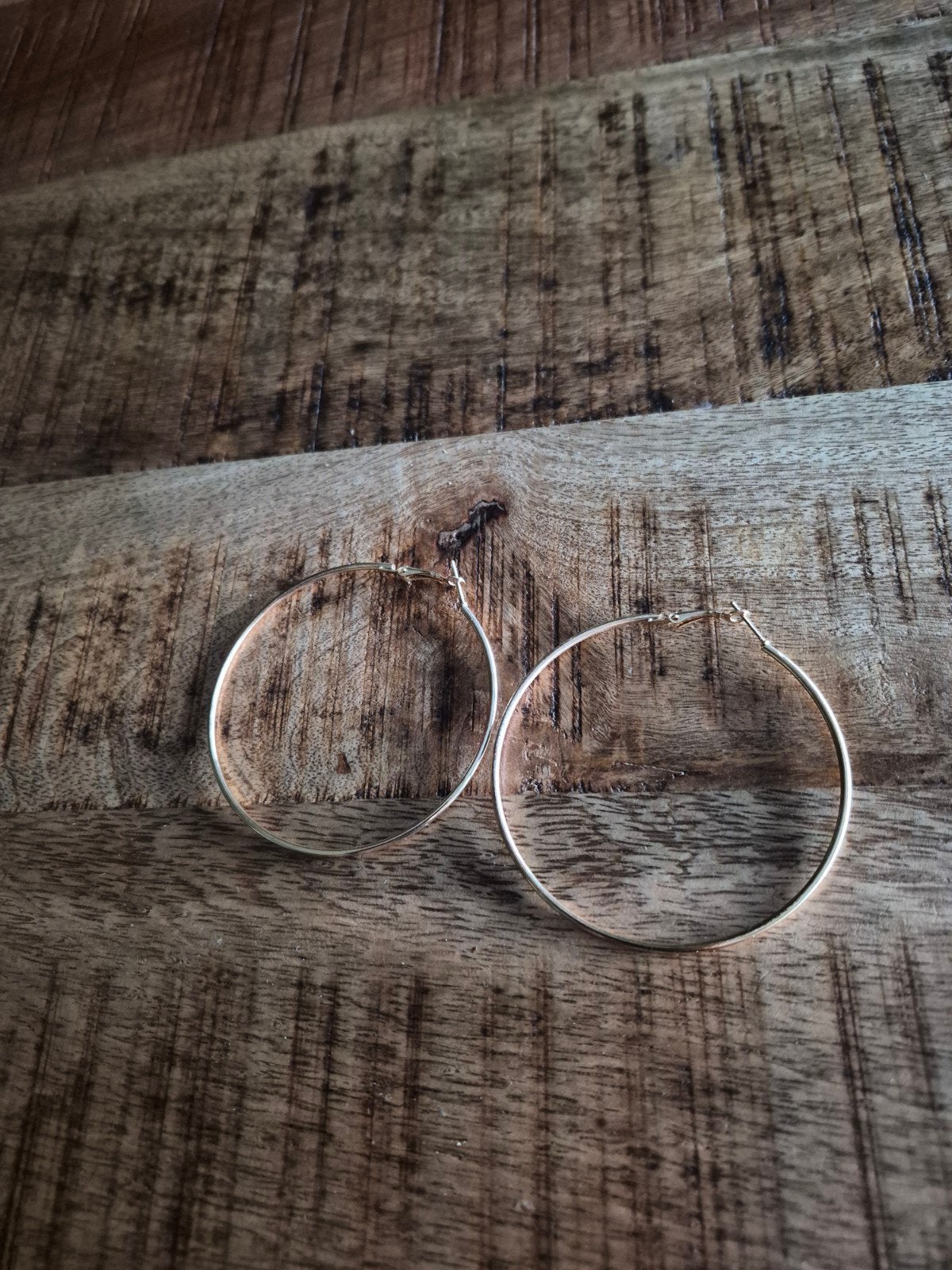 Gouden Oorbellen - Grote Hoops goudkleurig, Sieraden, Tassen en Uiterlijk, Oorbellen, Overige materialen, Hangers, Ophalen of Verzenden