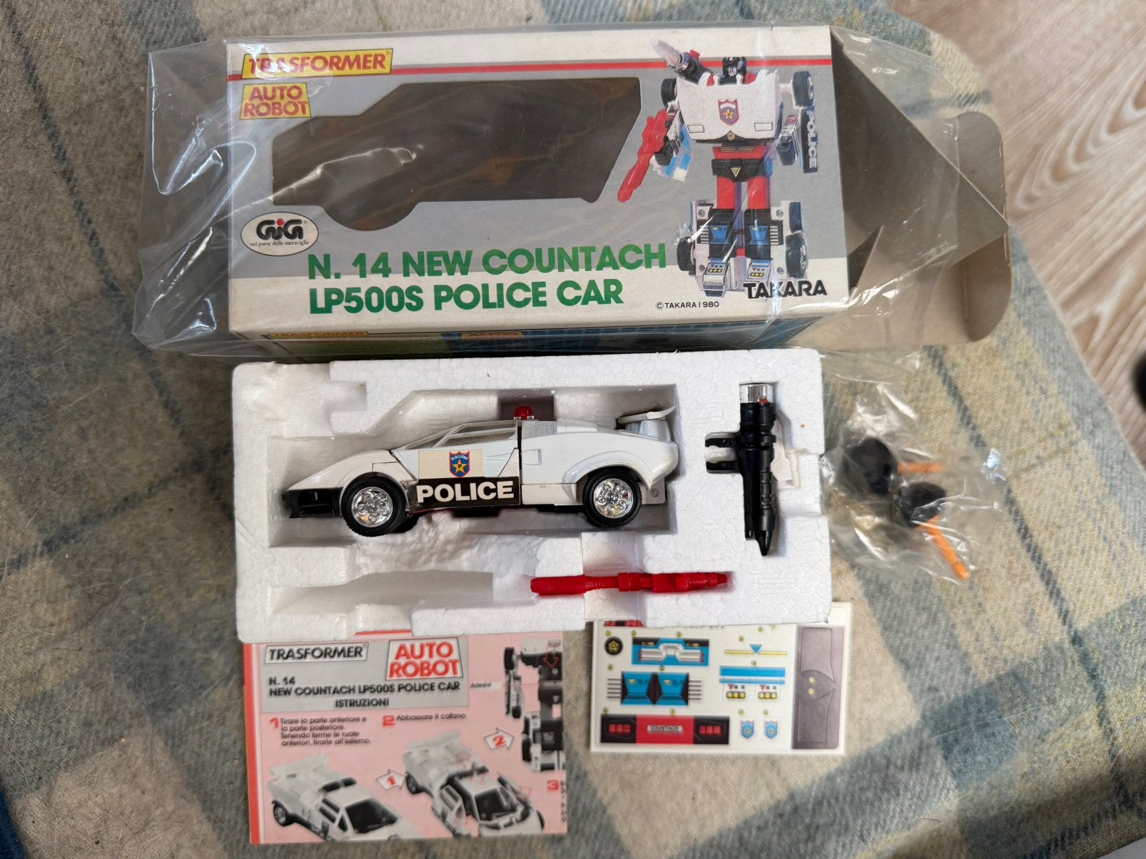 Transformers Gig Diaclone Lamborghini Countach Police Car, Overige generaties, Ophalen of Verzenden, Zo goed als nieuw, Autobots
