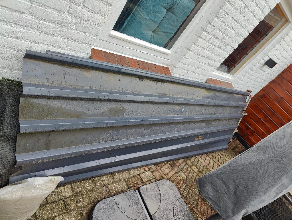 2 Golfplaten gratis af te halen, Doe-het-zelf en Verbouw, Dakpannen en Dakbedekking, Ophalen, Gebruikt, Zwart, Minder dan 5 m²