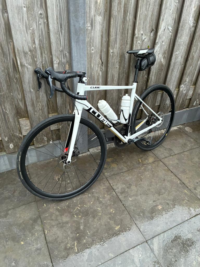 Cube Attain Pro Racefiets - 56 cm, Wit, Fietsen en Brommers, Fietsen | Racefietsen, Gebruikt, Overige merken, Meer dan 20 versnellingen
