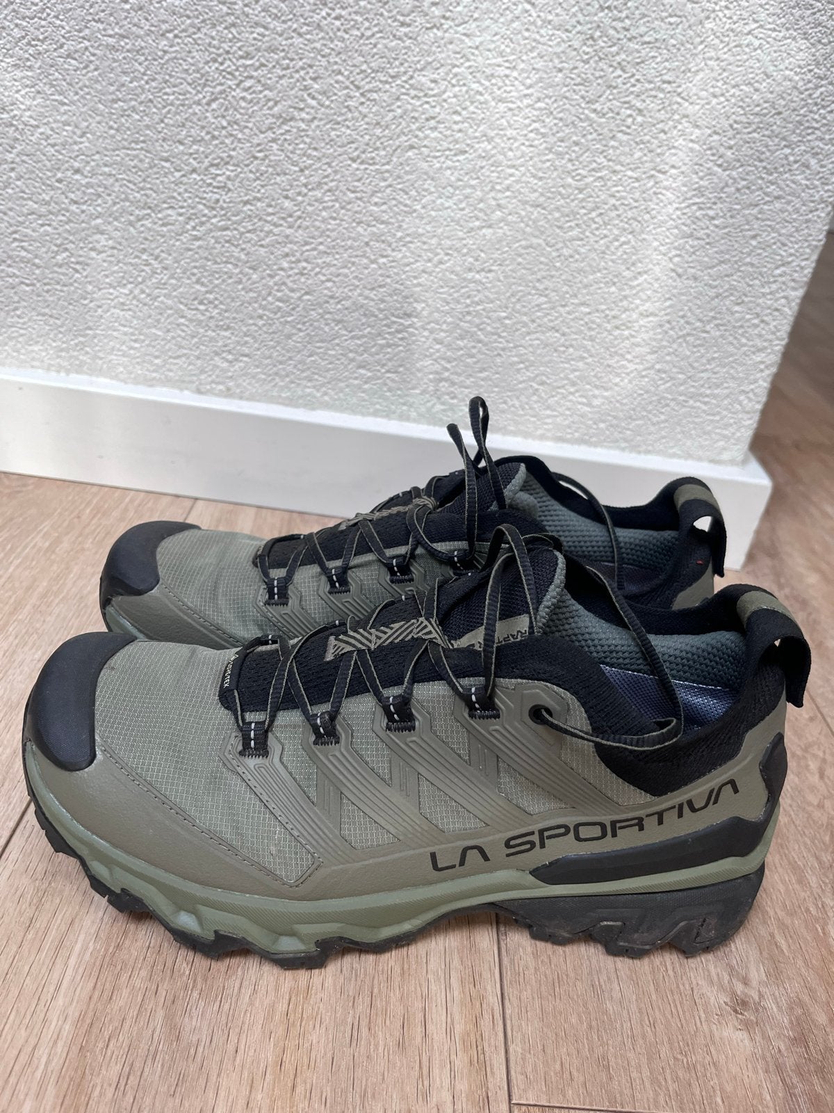 La Sportiva ultra Raptor 3 GTX, Ophalen, Zo goed als nieuw, Schoenen