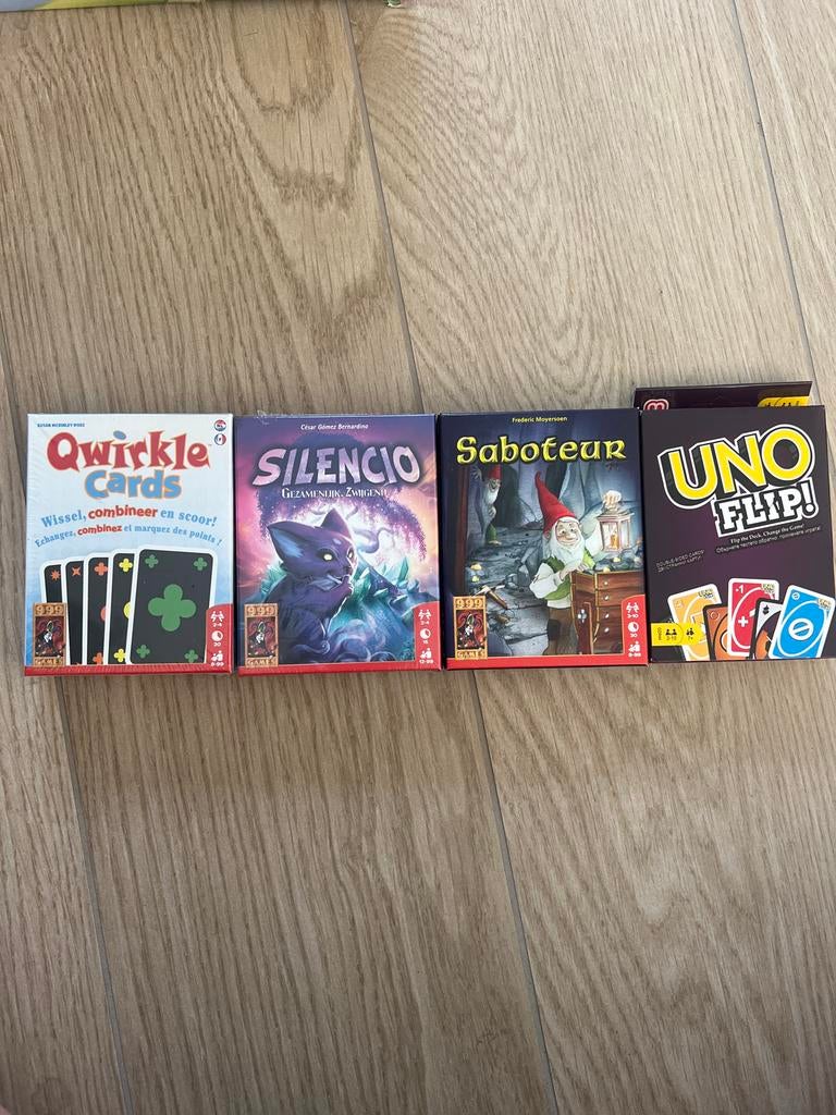 4 nieuwe kaartspellen: Qwirkle Cards, Silencio, Saboteur, Un, Hobby en Vrije tijd, Gezelschapsspellen | Kaartspellen, Een of twee spelers