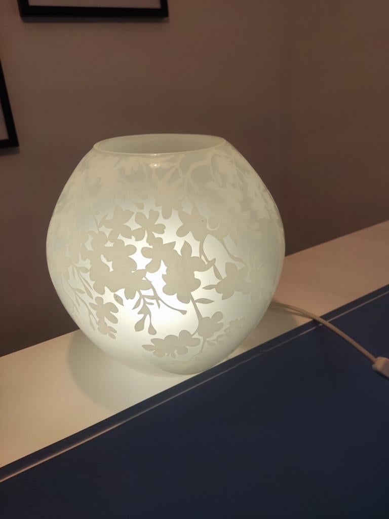 IKEA Tafellamp Melkglas met Bladmotief - Sfeervol Licht, Gebruikt, Modern, Sfeervol, Ophalen of Verzenden, Glas