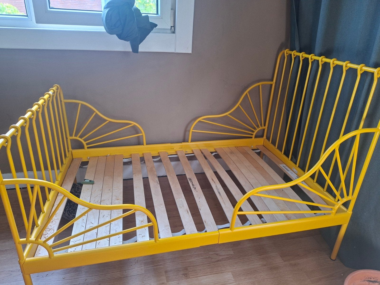 Ikea Minnen Meegroeibed met lattenbodem - Geel, Ophalen, Zo goed als nieuw