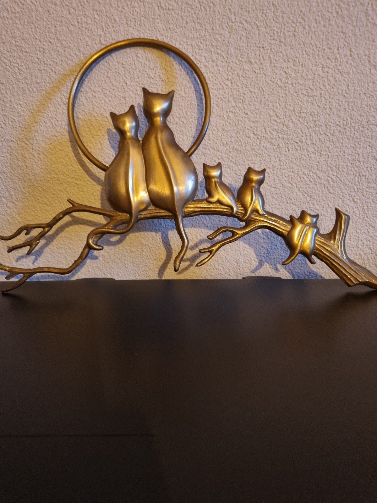 Messing wanddecoratie katten op tak 35x20cm, Ophalen of Verzenden, Klassiek, Zo goed als nieuw, Goud