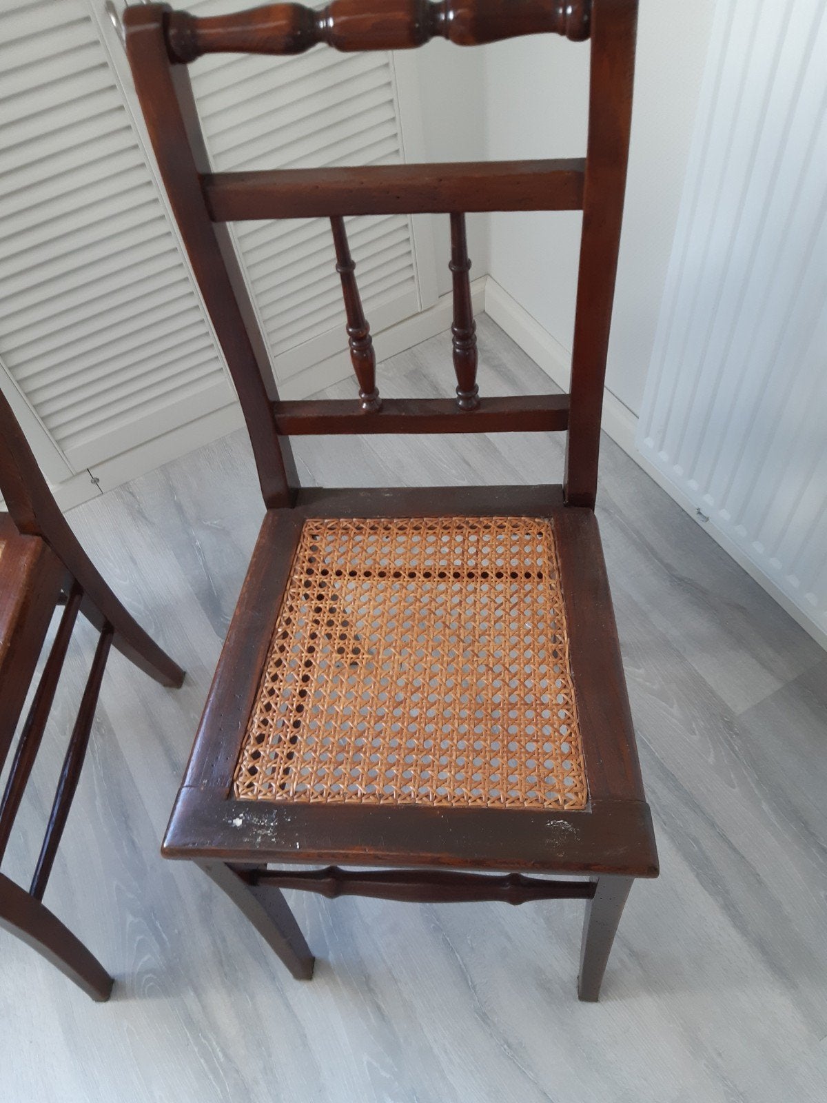 2 antieke stoelen, Ophalen